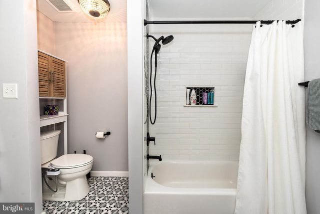 8 SHOEMAKER DR, Swedesboro, NJ 08085