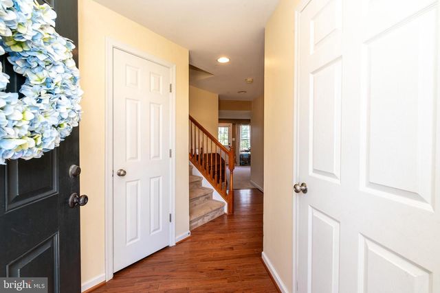 8 SHOEMAKER DR, Swedesboro, NJ 08085