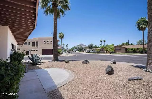 7501 E MINNEZONA Avenue, Scottsdale, AZ 85251