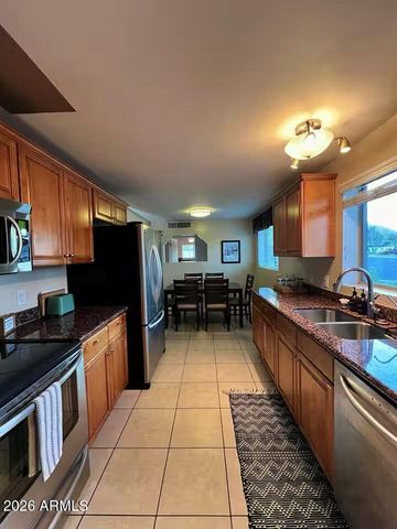 7501 E MINNEZONA Avenue, Scottsdale, AZ 85251