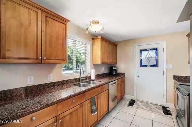 7501 E MINNEZONA Avenue, Scottsdale, AZ 85251