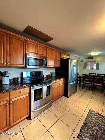 7501 E MINNEZONA Avenue, Scottsdale, AZ 85251