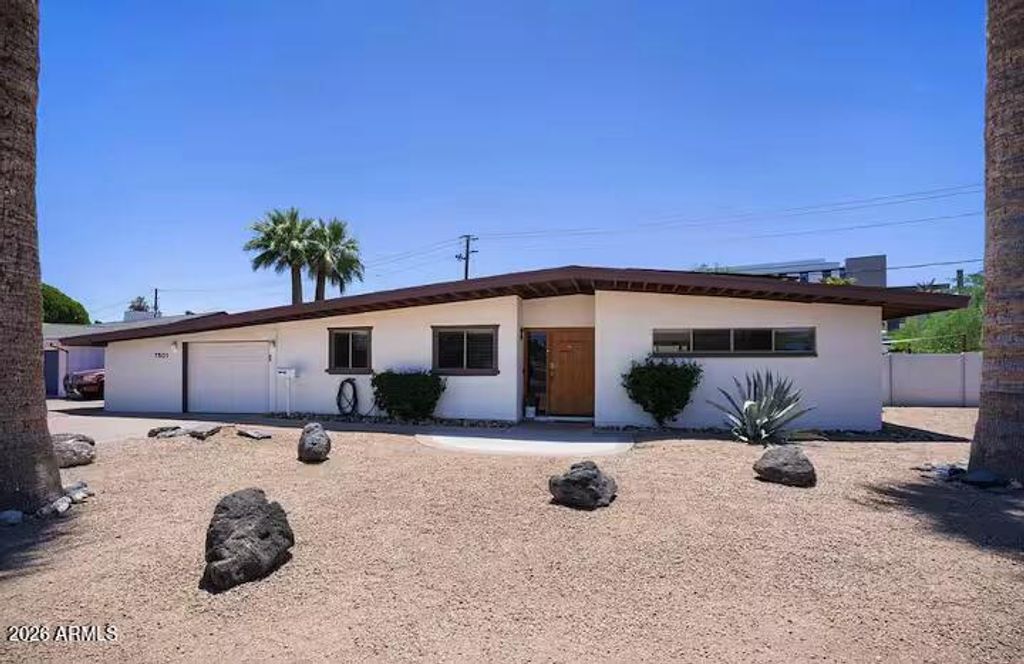 7501 E MINNEZONA Avenue, Scottsdale, AZ 85251