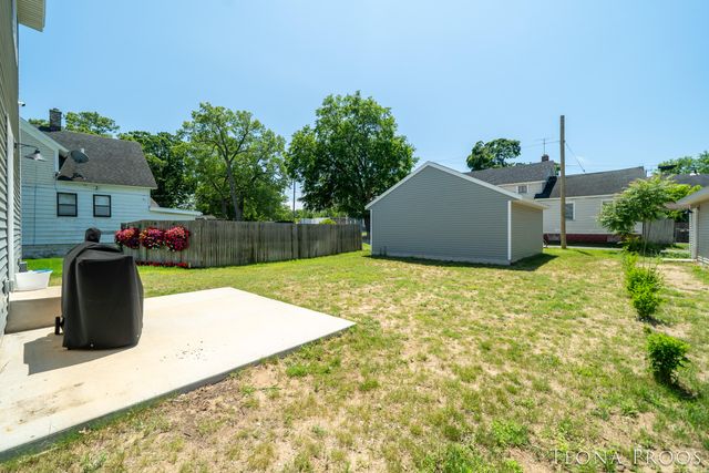 1379 Pine Street, Muskegon, MI 49442