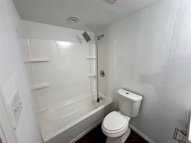 1431 W Chestnut Street, Denison, TX 75020