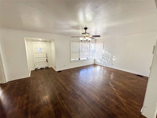 1431 W Chestnut Street, Denison, TX 75020