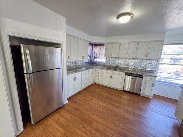 1431 W Chestnut Street, Denison, TX 75020