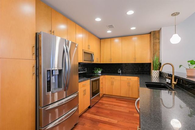 360 Nueces ST 3609, Austin, TX 78701