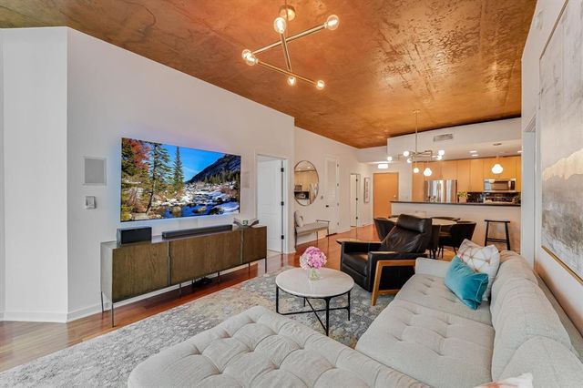 360 Nueces ST 3609, Austin, TX 78701