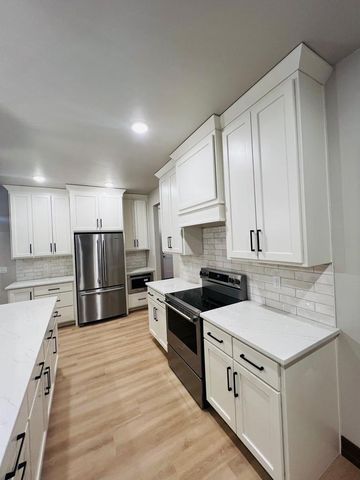 4020 ANTWERP AVENUE, Howard, WI 54313