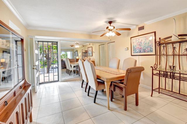 5715 FAIRWAY PARK Drive 201, Boynton Beach, FL 33437