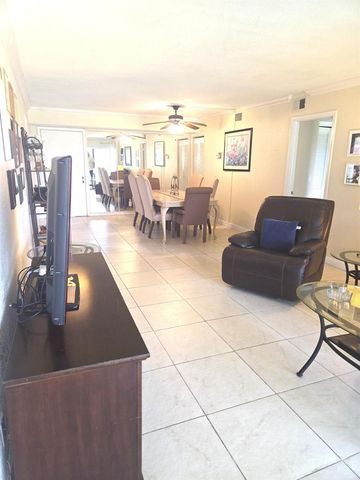 5715 FAIRWAY PARK Drive 201, Boynton Beach, FL 33437