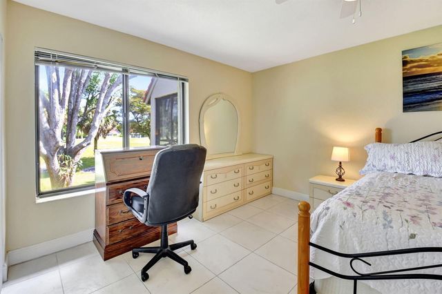 5715 FAIRWAY PARK Drive 201, Boynton Beach, FL 33437
