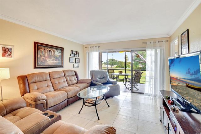 5715 FAIRWAY PARK Drive 201, Boynton Beach, FL 33437
