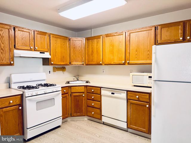 361 SILVIA ST, Ewing, NJ 08628