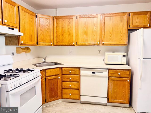 361 SILVIA ST, Ewing, NJ 08628