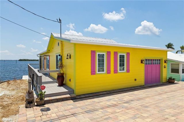 4819 Pine Island RD NW, Matlacha, FL 33993