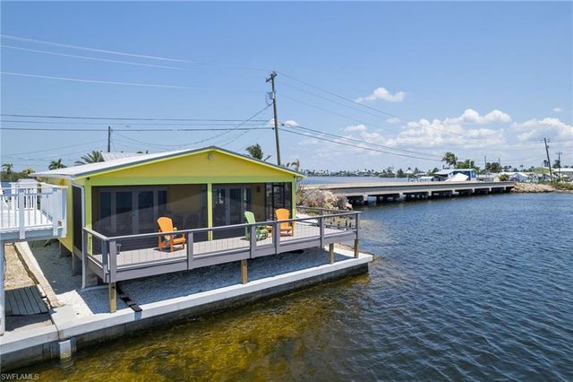 4819 Pine Island RD NW, Matlacha, FL 33993