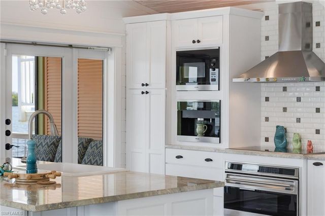 4819 Pine Island RD NW, Matlacha, FL 33993