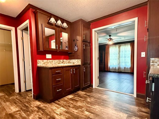 9711 SE HIGHWAY 464C, Ocklawaha, FL 32179