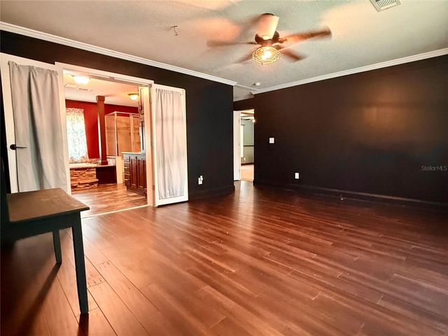 9711 SE HIGHWAY 464C, Ocklawaha, FL 32179