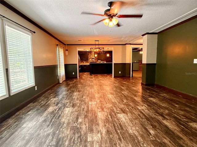 9711 SE HIGHWAY 464C, Ocklawaha, FL 32179