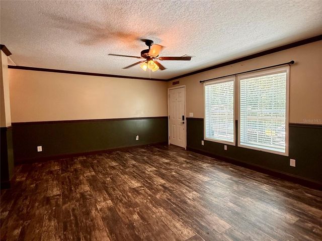 9711 SE HIGHWAY 464C, Ocklawaha, FL 32179