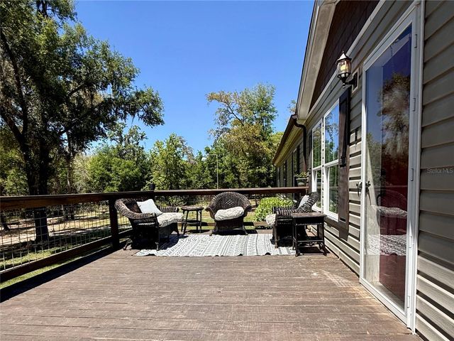 9711 SE HIGHWAY 464C, Ocklawaha, FL 32179