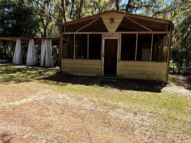 9711 SE HIGHWAY 464C, Ocklawaha, FL 32179