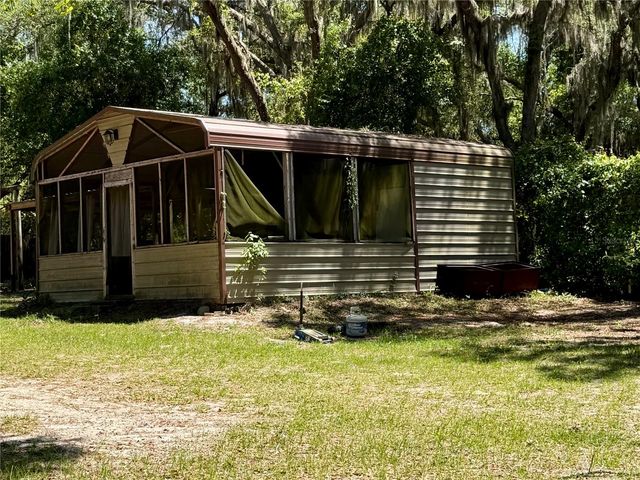 9711 SE HIGHWAY 464C, Ocklawaha, FL 32179