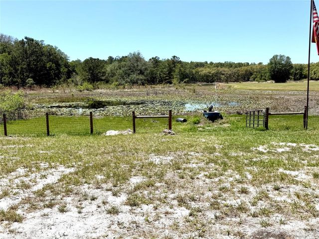 9711 SE HIGHWAY 464C, Ocklawaha, FL 32179
