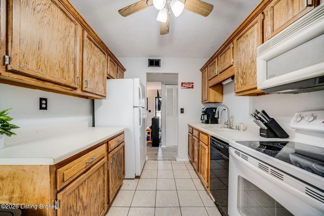 1035 Summitt Dr, Louisville, KY 40229