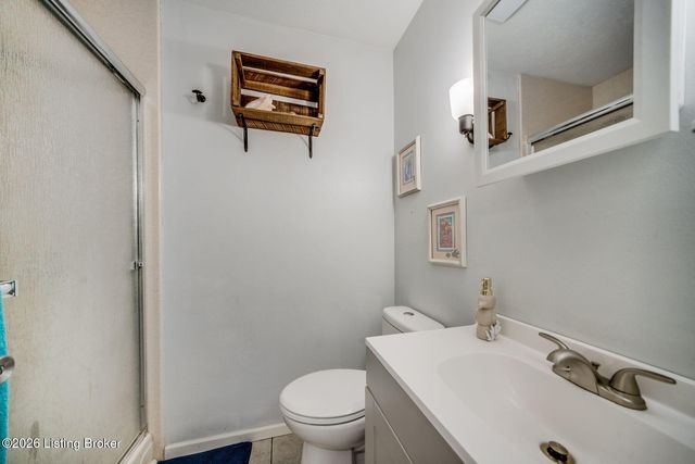 1035 Summitt Dr, Louisville, KY 40229