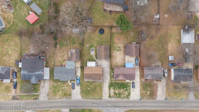 1035 Summitt Dr, Louisville, KY 40229