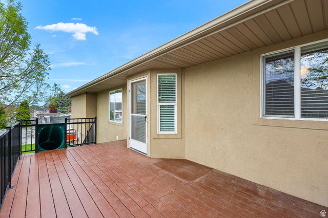 555 W 2350 N, Layton, UT 84041