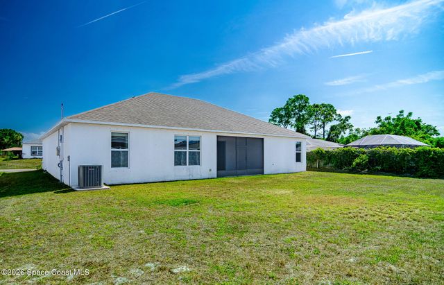 777 Indigo Street SE, Palm Bay, FL 32909