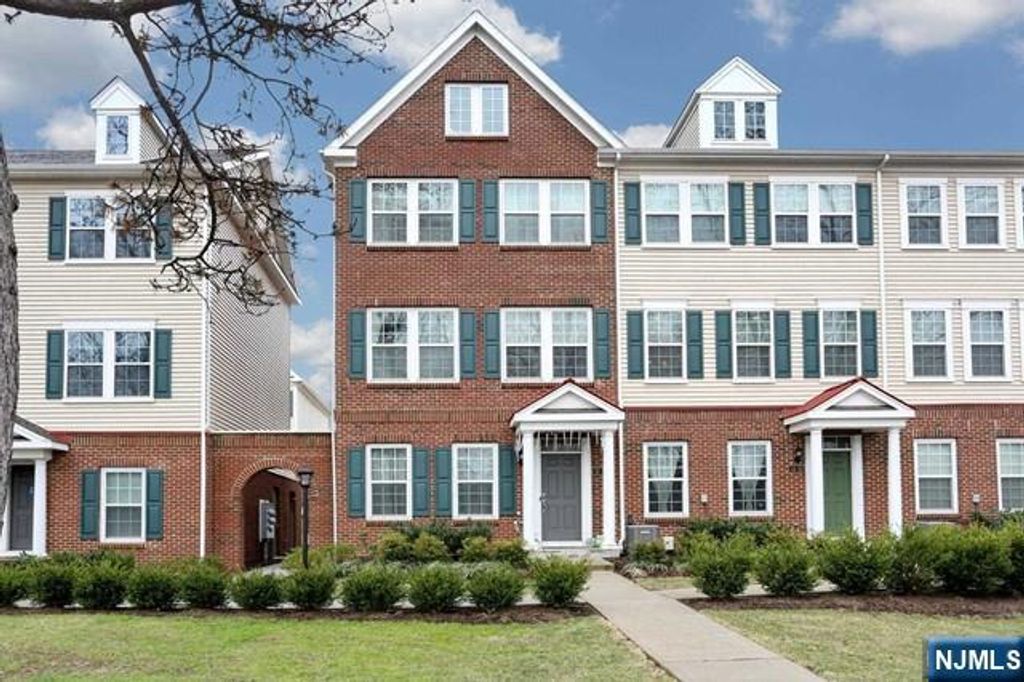 12-30 Plaza Road, Fair Lawn, NJ 07410