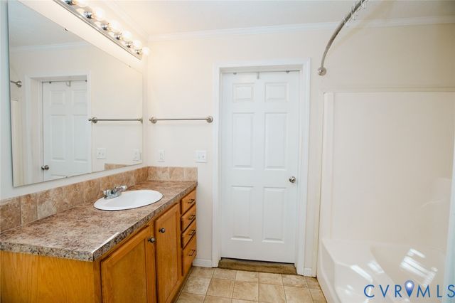 7718 Abilene Rd, Farmville, VA 23901