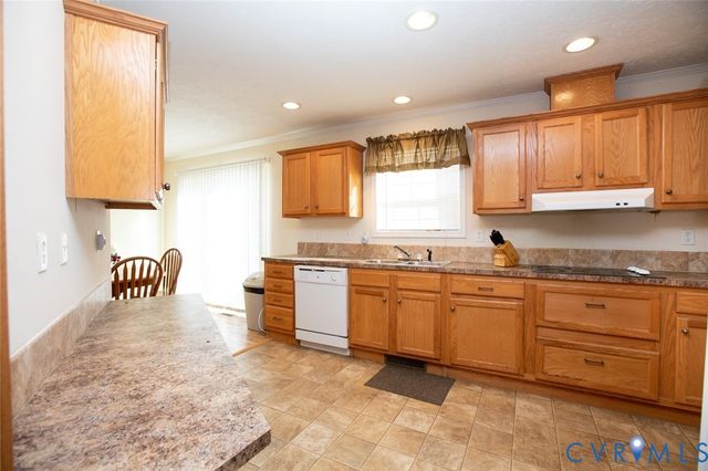 7718 Abilene Rd, Farmville, VA 23901