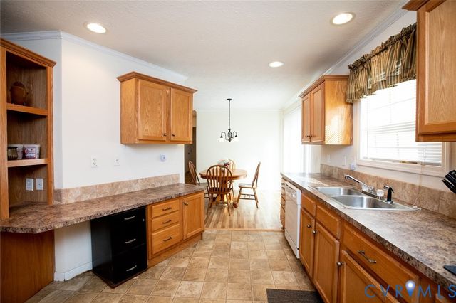 7718 Abilene Rd, Farmville, VA 23901