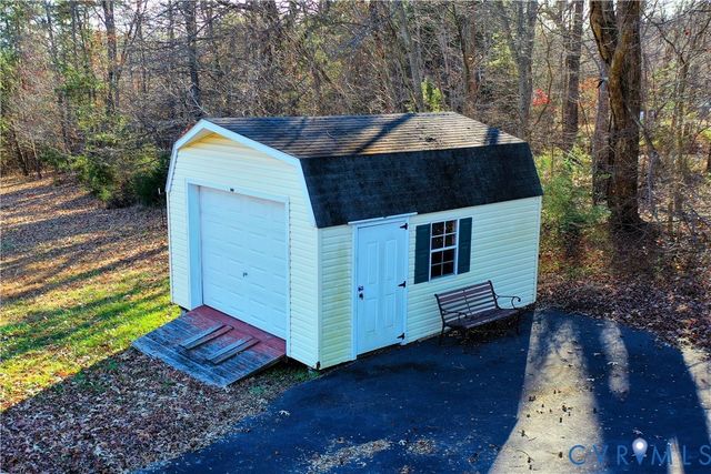 7718 Abilene Rd, Farmville, VA 23901