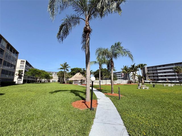4700 Washington St 502, Hollywood, FL 33021