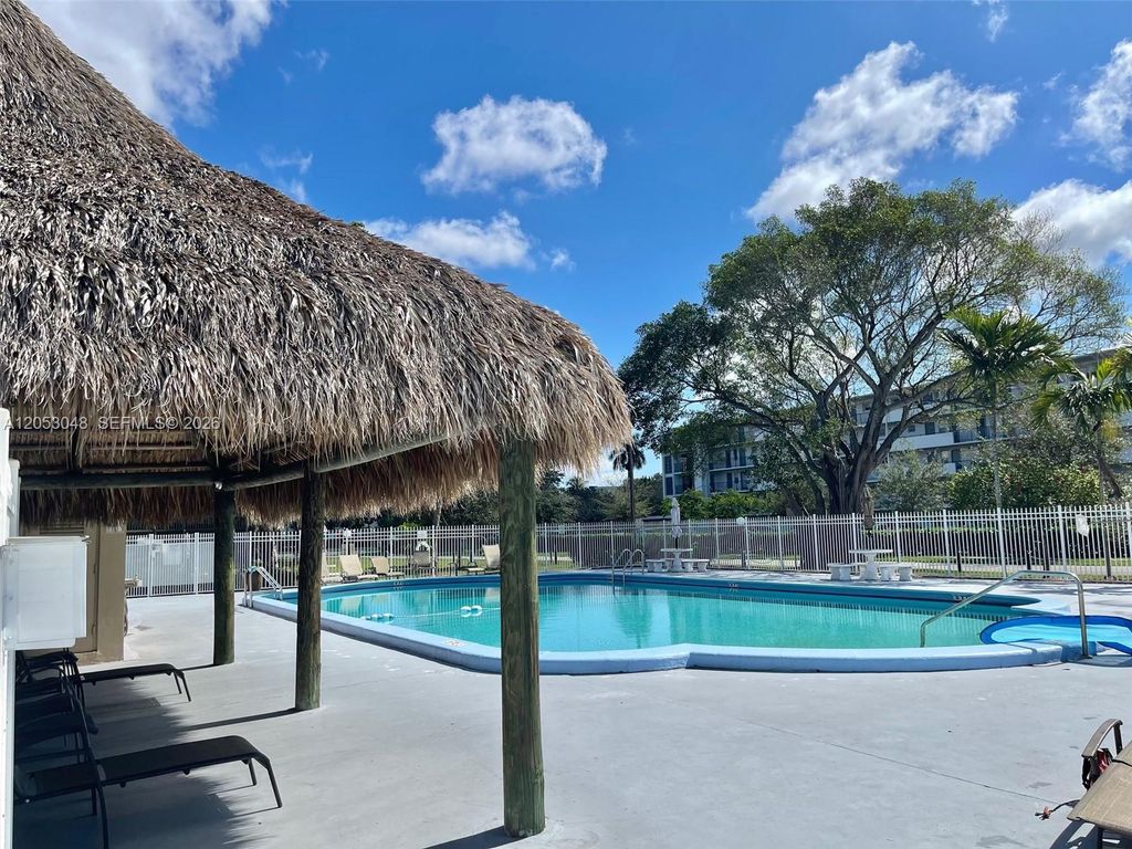 4700 Washington St 502, Hollywood, FL 33021