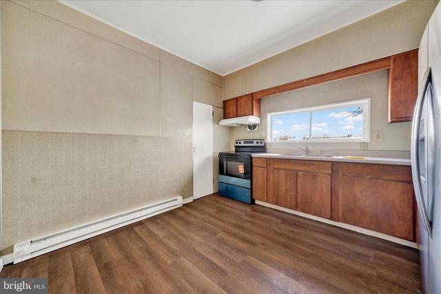 49-51 N WALNUT ST, Mount Carmel, PA 17851