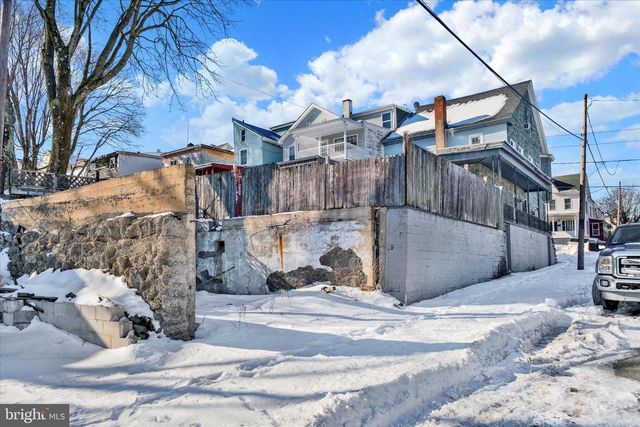 49-51 N WALNUT ST, Mount Carmel, PA 17851