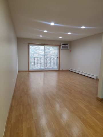 8936 N Parkside Avenue 305, Des Plaines, IL 60016
