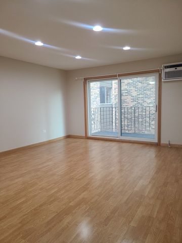 8936 N Parkside Avenue 305, Des Plaines, IL 60016