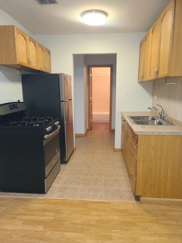 8936 N Parkside Avenue 305, Des Plaines, IL 60016