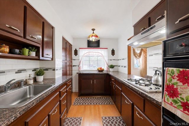 4165 Baychester Avenue, Bronx, NY 10466