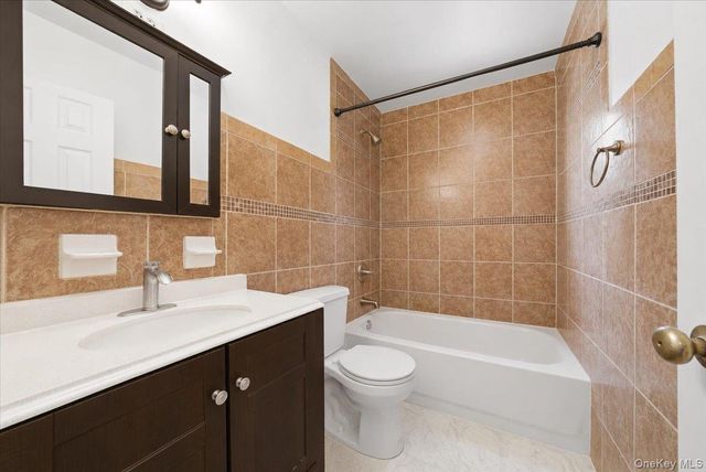 4165 Baychester Avenue, Bronx, NY 10466